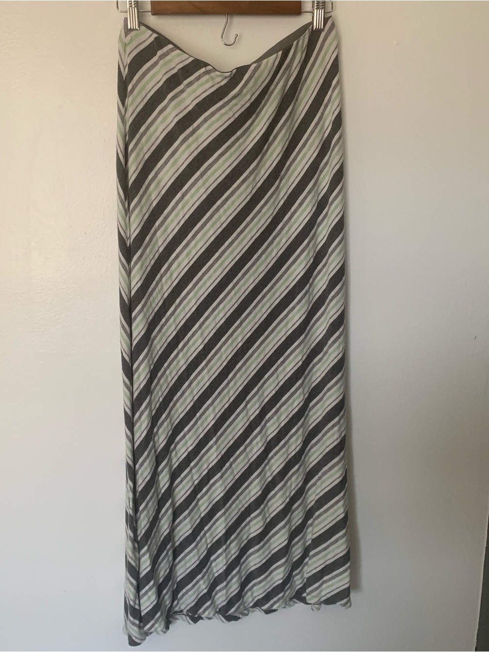 Max Studio Diagonal Striped Maxi Skirt in Gray and Light Green